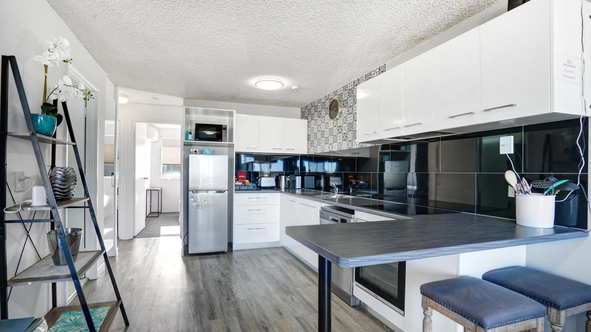 Kings Ocean Views Private Rooftop Caloundra Apartment
